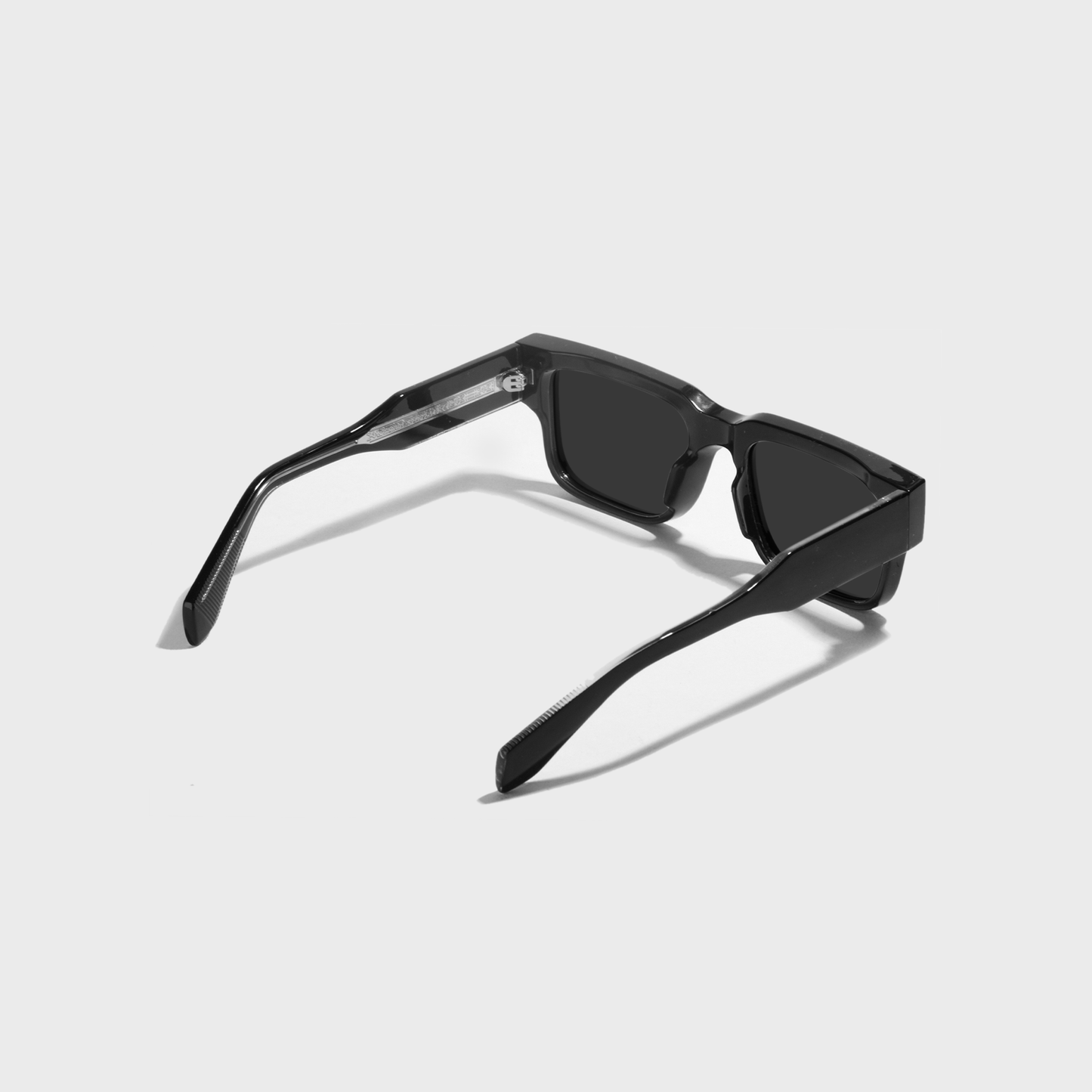 Araku // Black