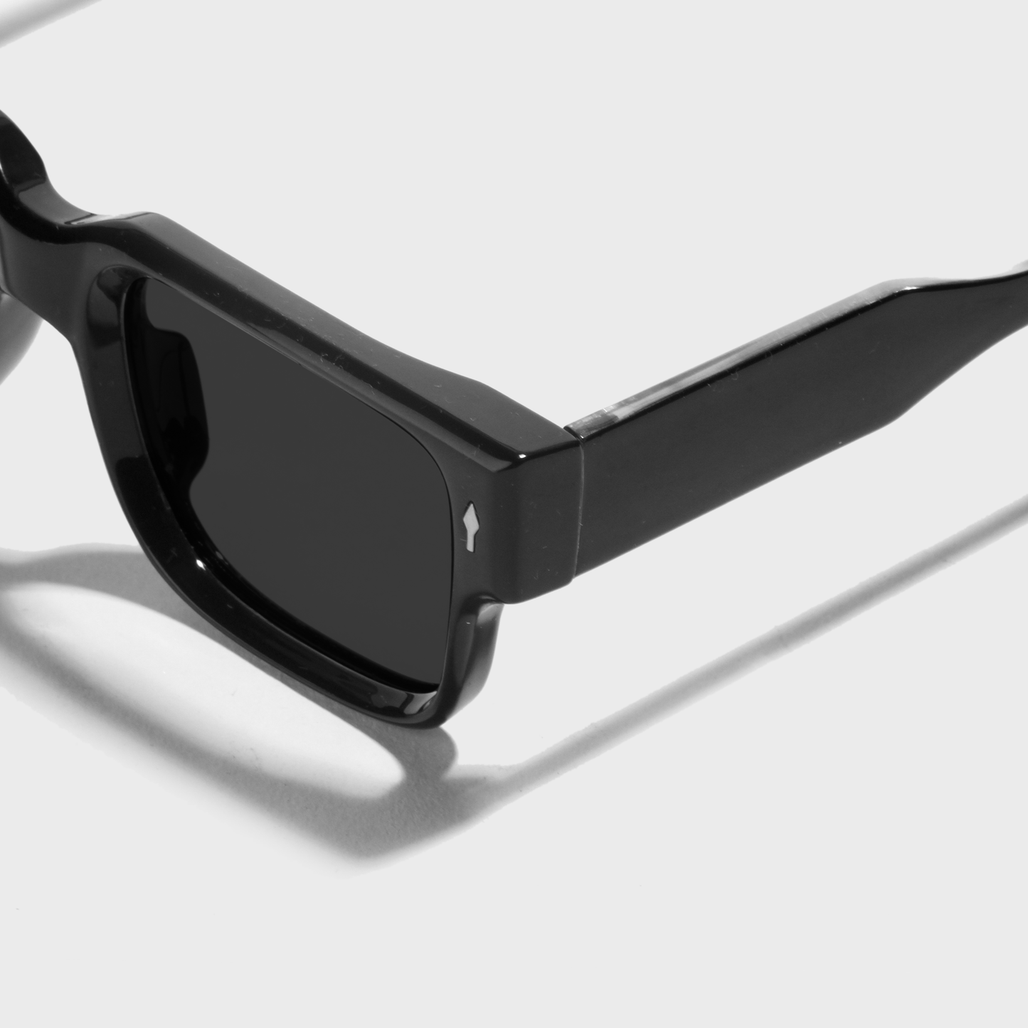 Araku // Black