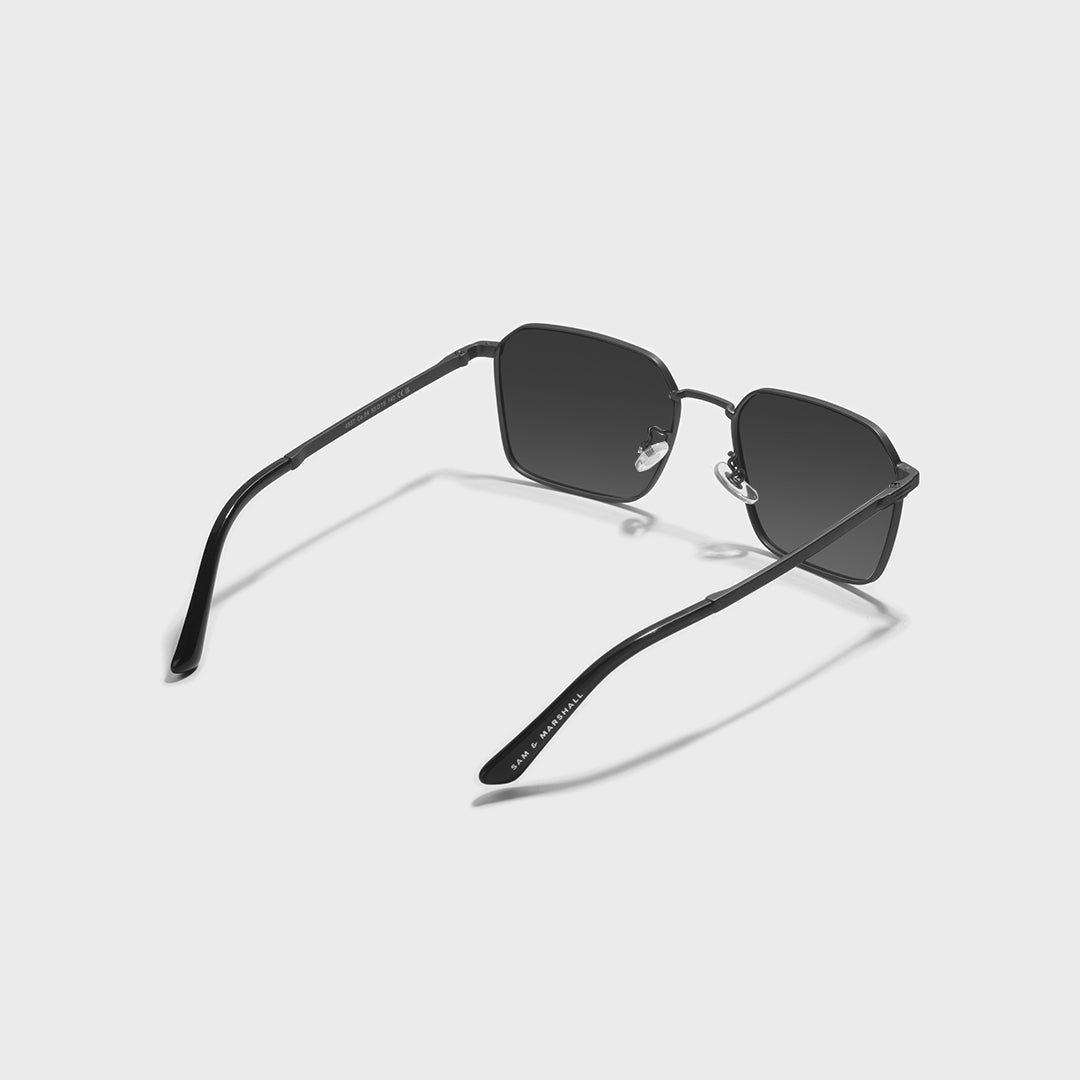 Gaze // Black