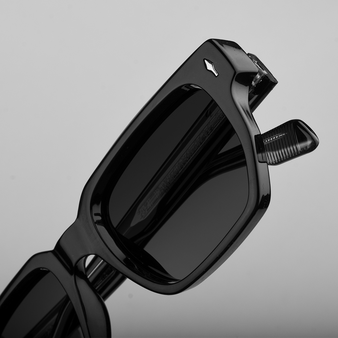Ziro // Black