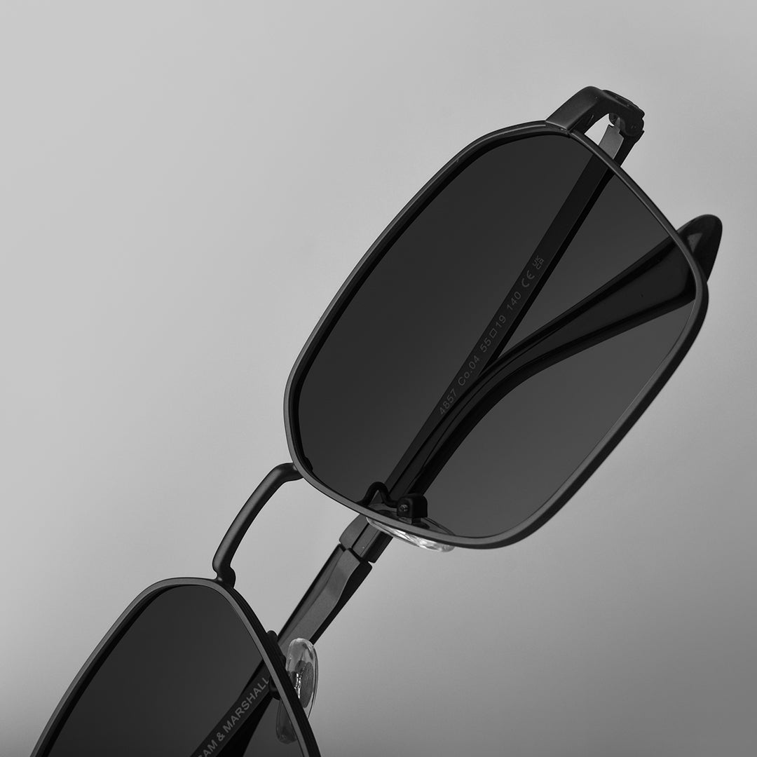 Gaze // Black