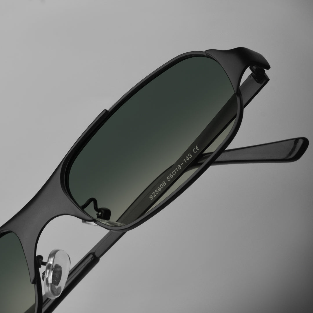 Benedict // Black Gradient