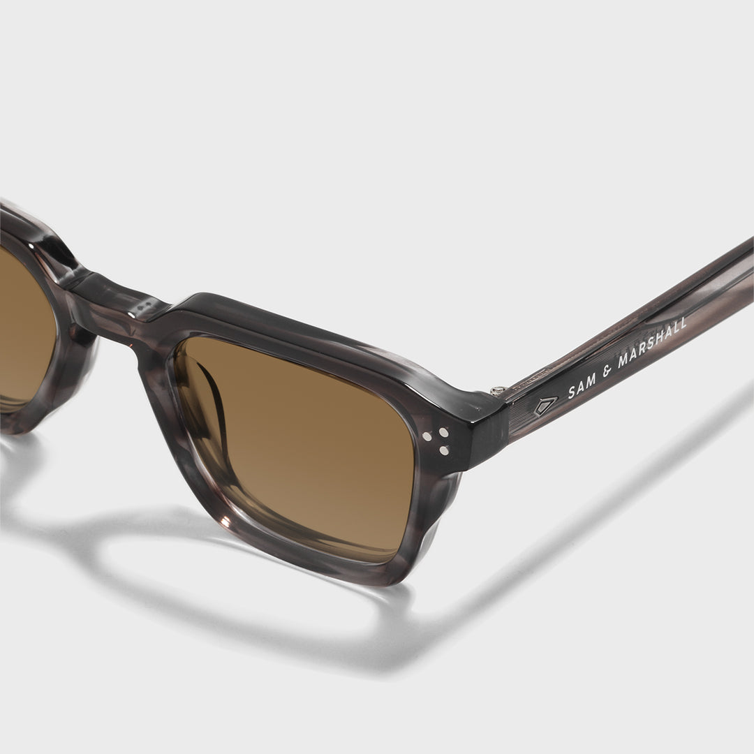 Marco // Textured Brown