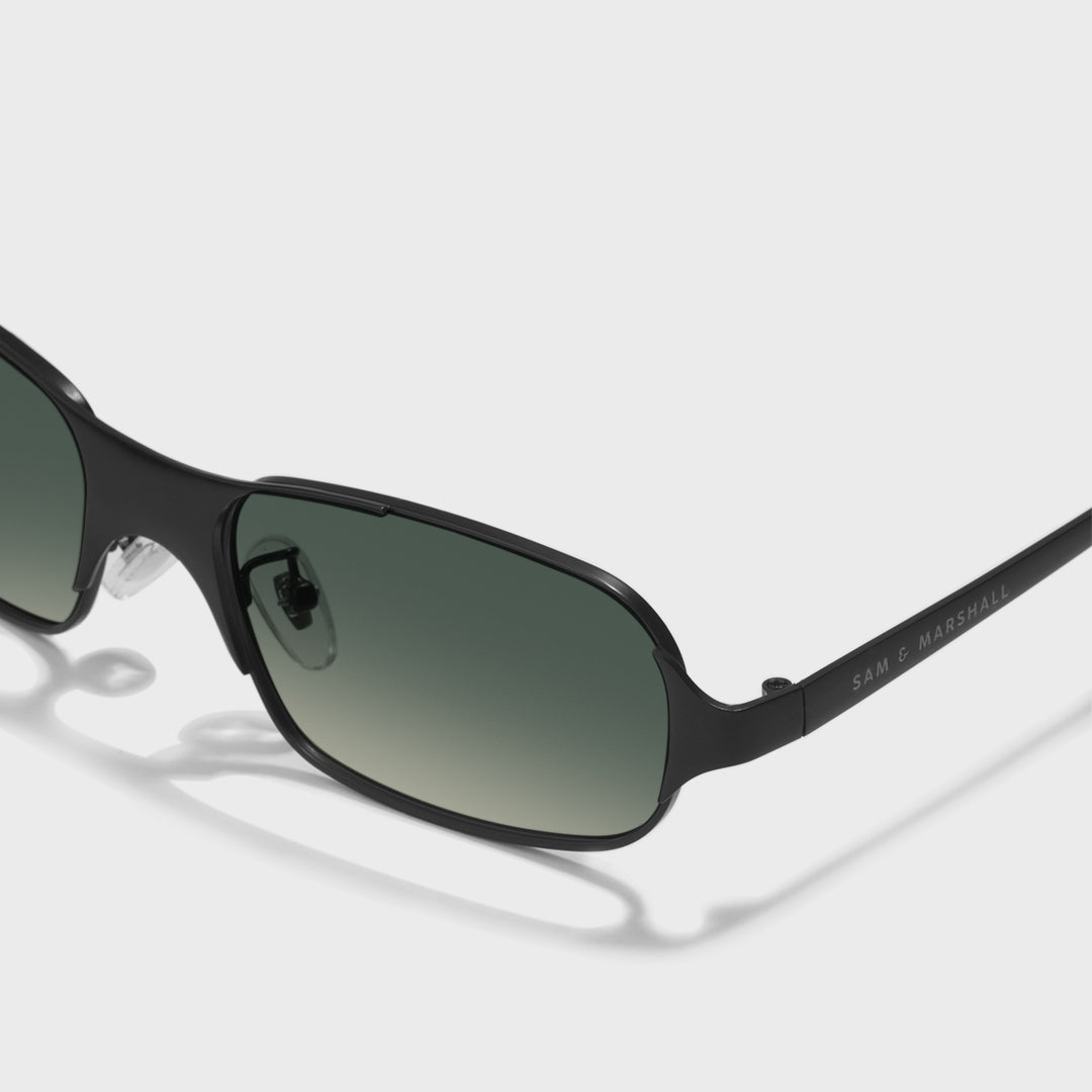 Benedict // Black Gradient
